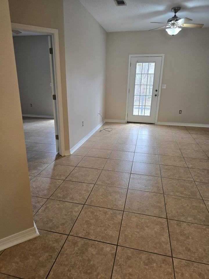 204 Ann Cir #C - Photo 6 of 15