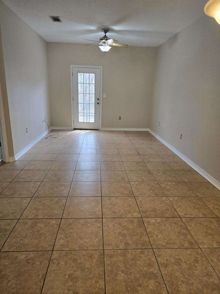 204 Ann Cir #C - Photo 7 of 15