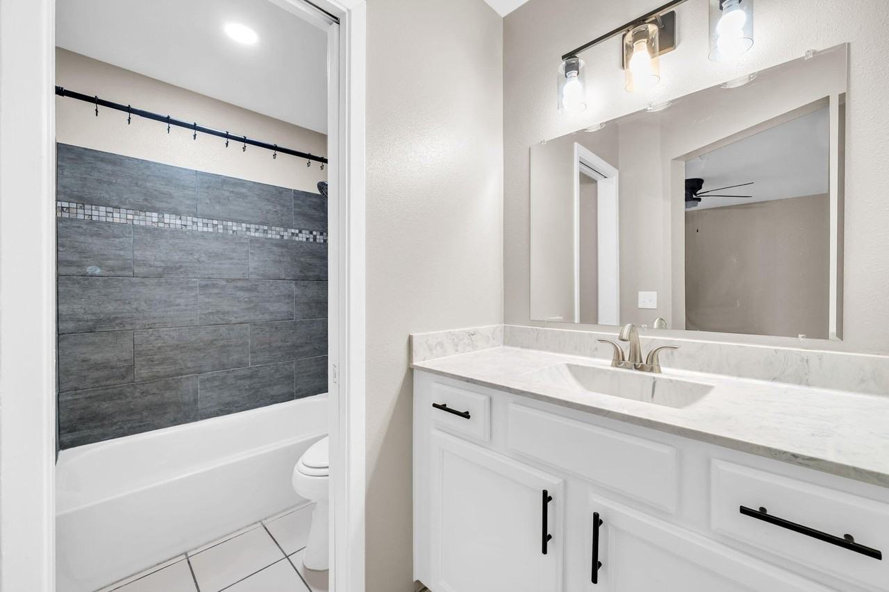 200 White St #6 - Photo 4 of 34