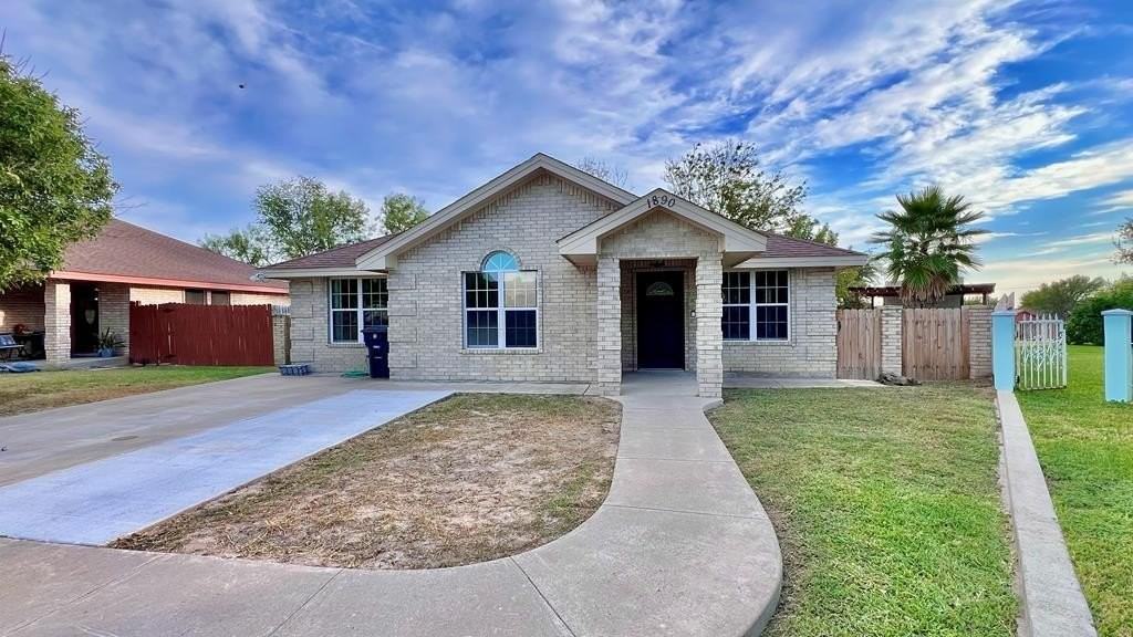 1890 Timberwood Dr - Photo 2 of 20