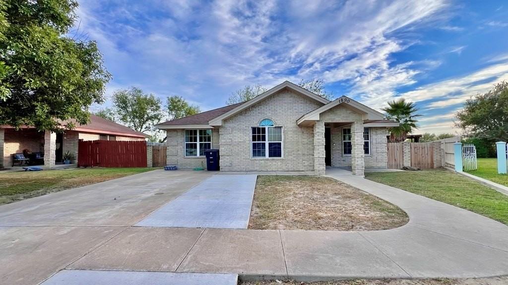 1890 Timberwood Dr - Photo 3 of 20