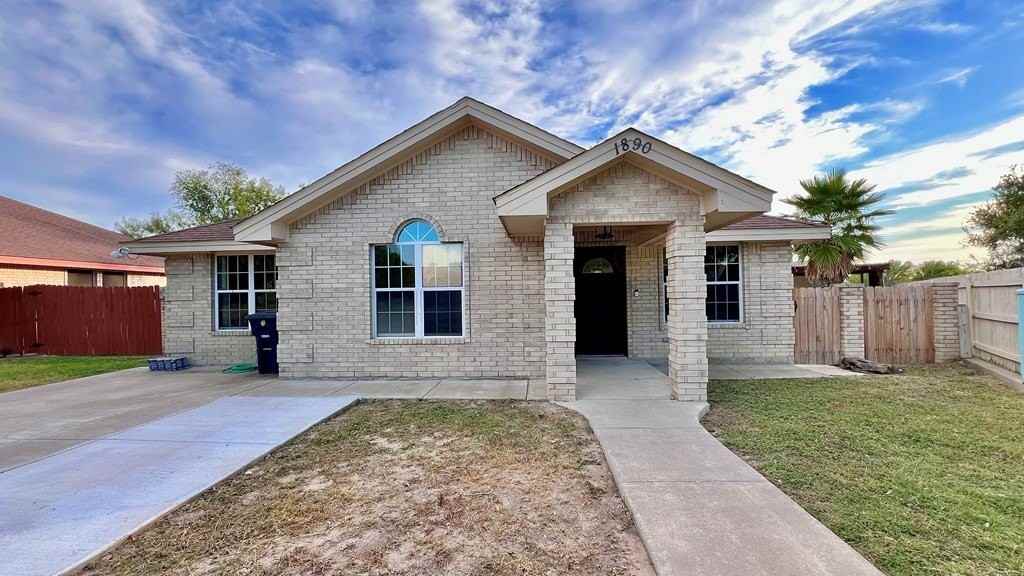 1890 Timberwood Dr - Photo 4 of 20