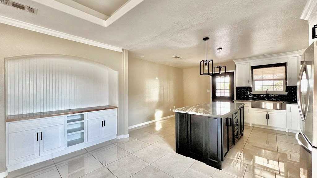 1890 Timberwood Dr - Photo 7 of 20