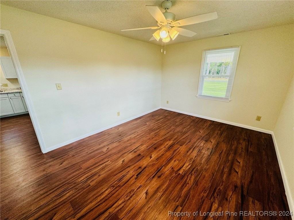 105 E Railroad St - Photo 3 of 25