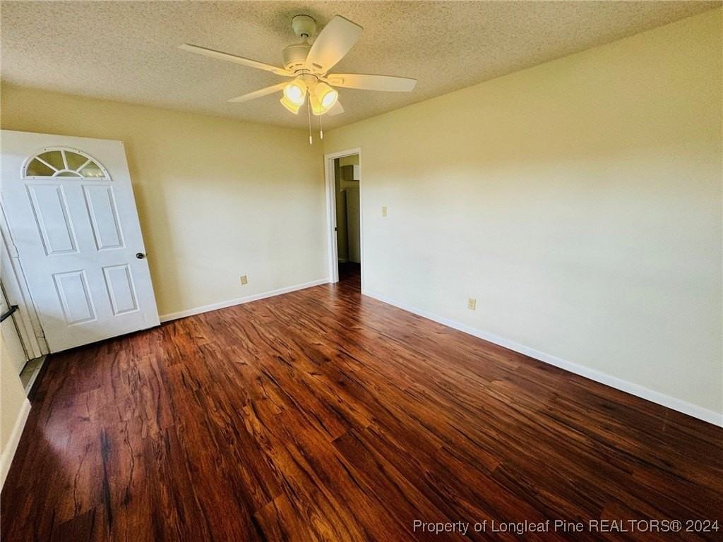 105 E Railroad St - Photo 4 of 25