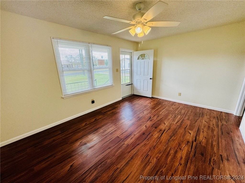 105 E Railroad St - Photo 5 of 25