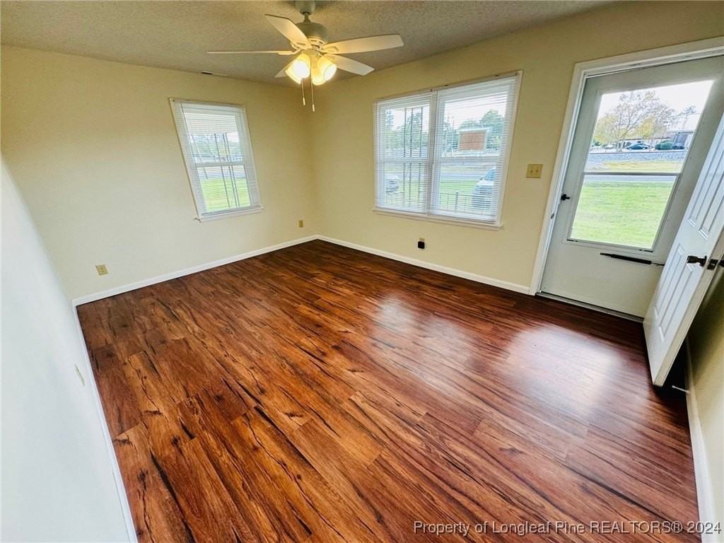 105 E Railroad St - Photo 6 of 25