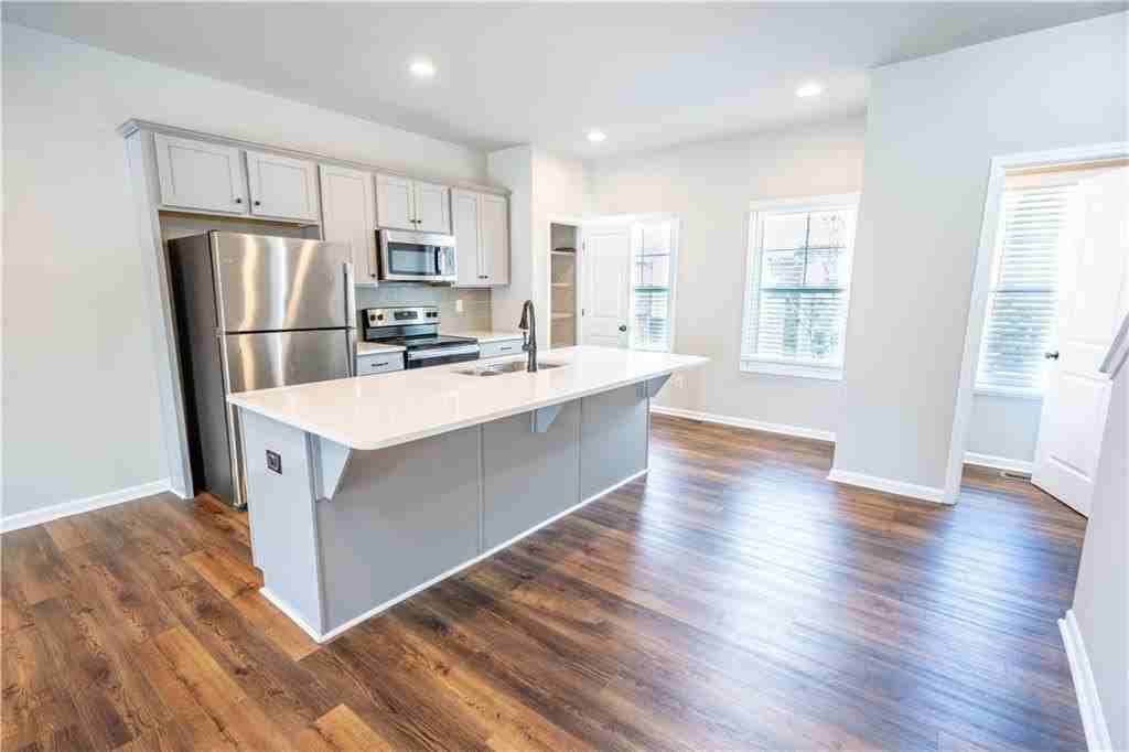3657 Princeton Ave - Photo 7 of 31