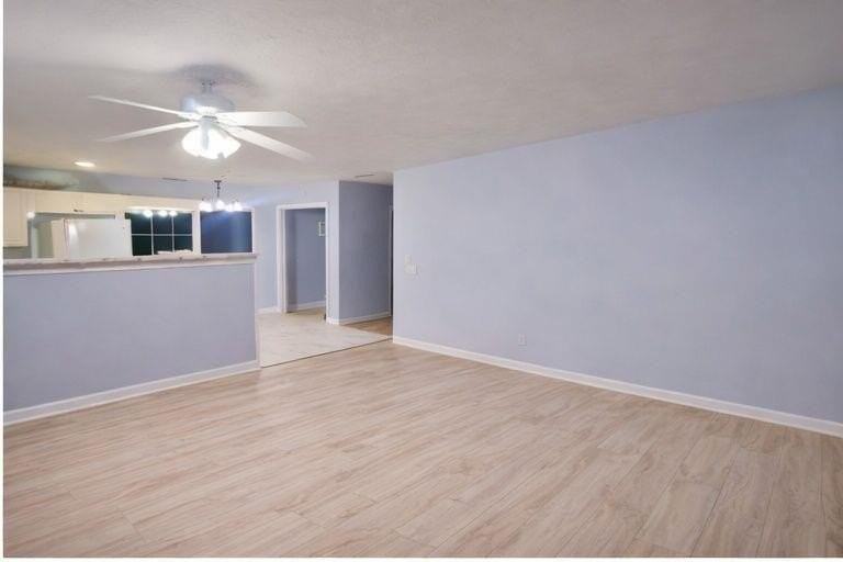 1637 Roman Point Dr - Photo 2 of 9