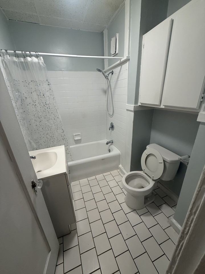 41 Jeanette St. Unit 3 - Photo 5 of 6