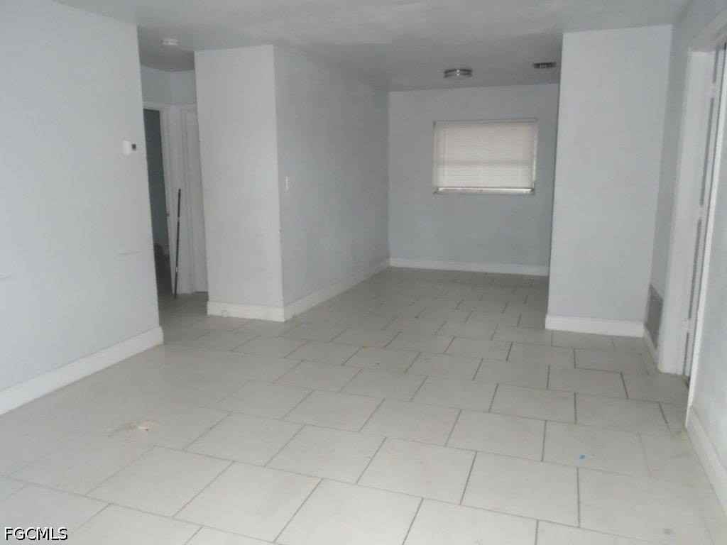 2623 Linhart Ave - Photo 3 of 8