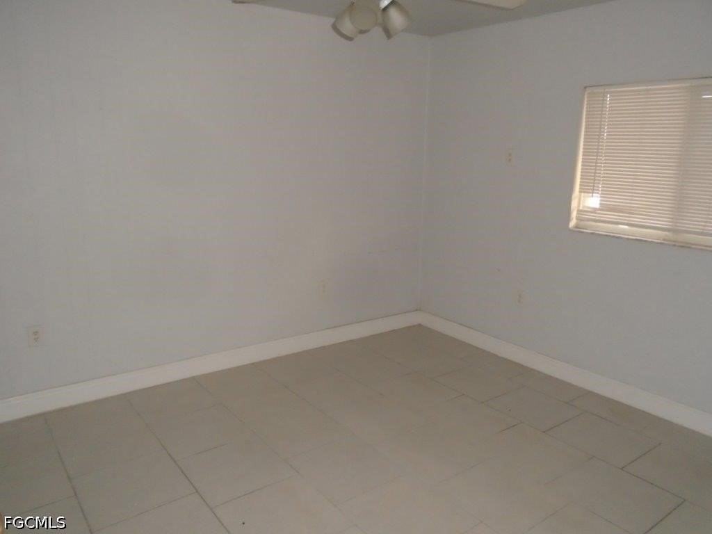 2623 Linhart Ave - Photo 6 of 8