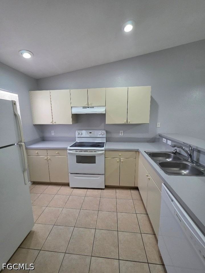 2419 Joe Ave S - Photo 3 of 16