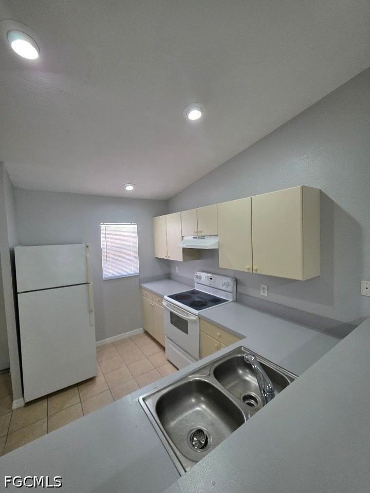 2419 Joe Ave S - Photo 4 of 16