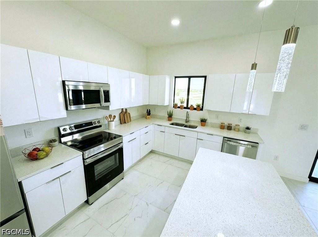 4333 Nw 34th Ln - Photo 6 of 25