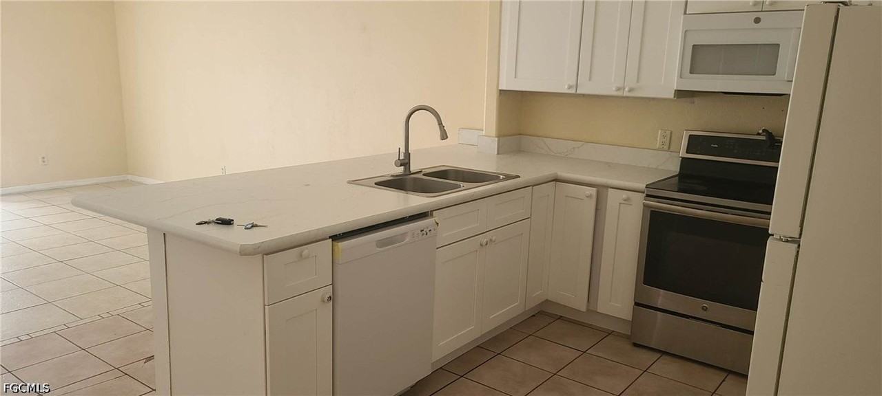 18570 Miami Blvd - Photo 3 of 12