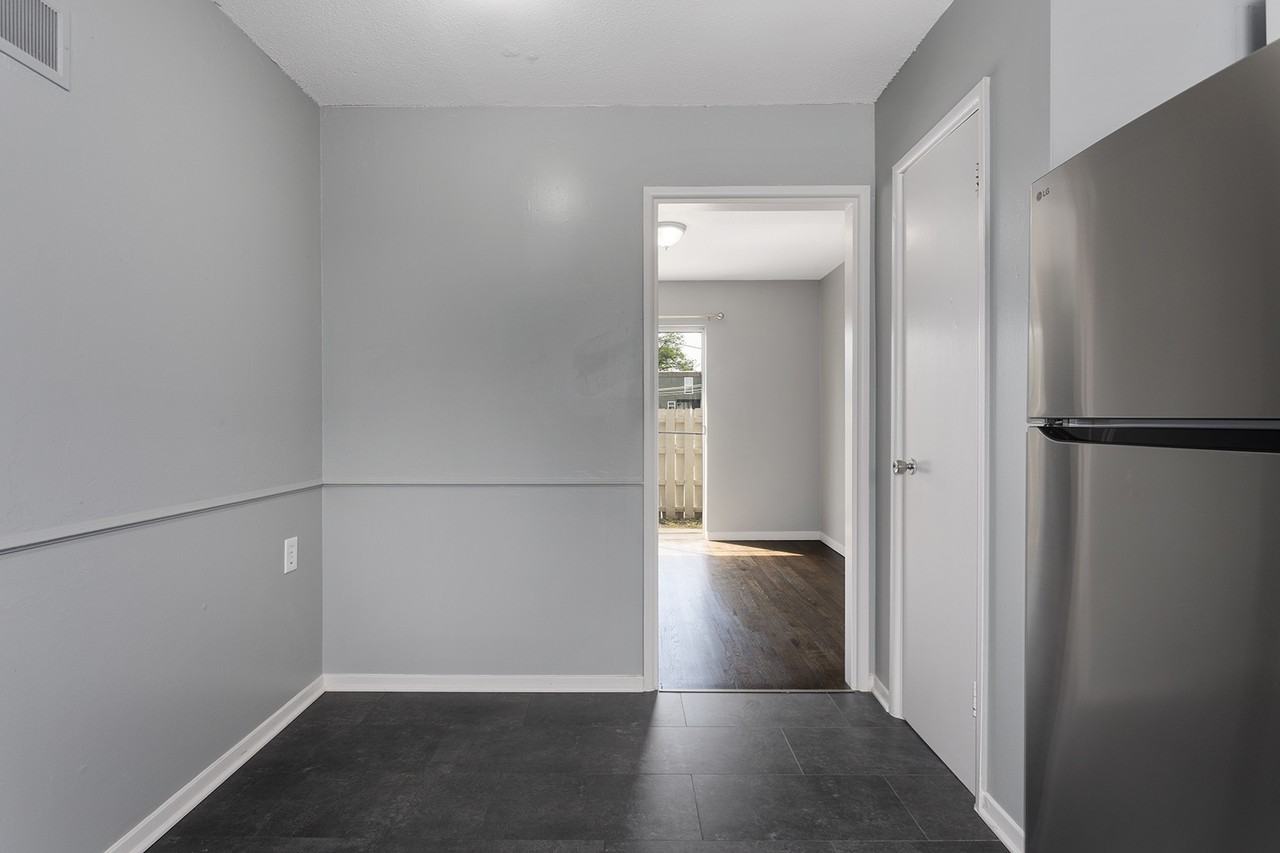 Ashton Court Apts - Photo 6 of 50