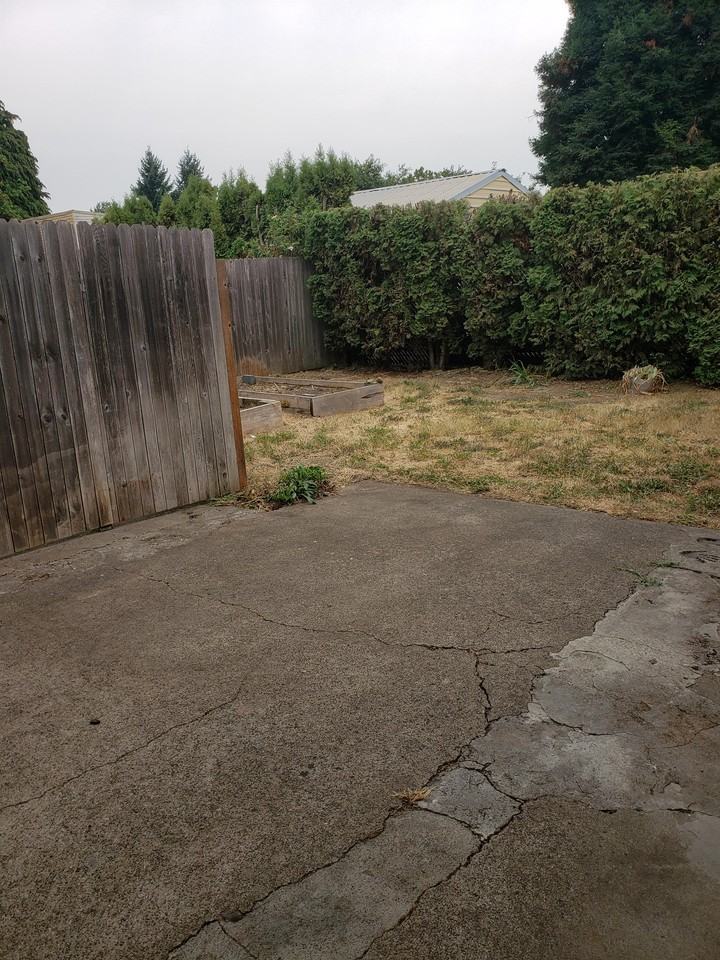 2199 Devos Street - Photo 4 of 6