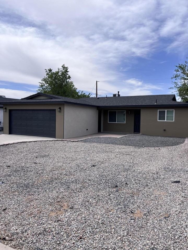 905 La Charles Dr Ne - Photo 3 of 27