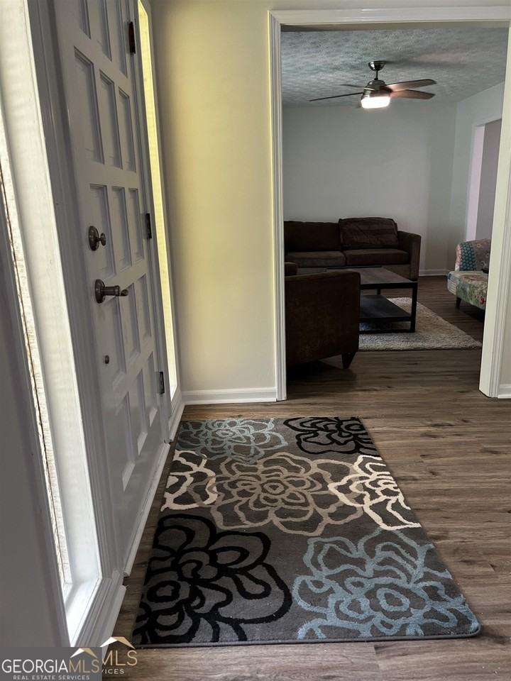 208 Swanson Rdg - Photo 4 of 40