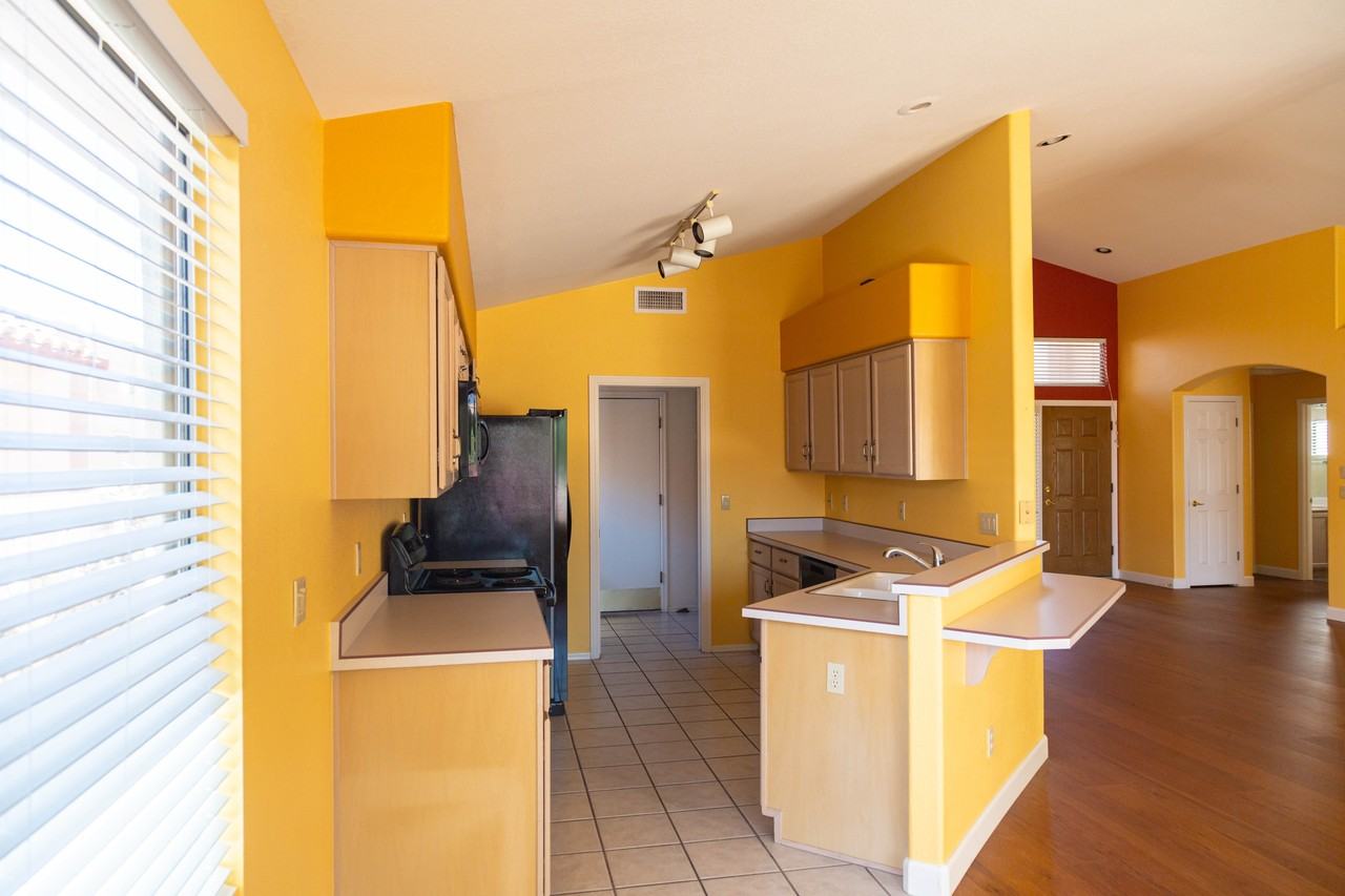 11146 N Desert Flower Dr #1 - Photo 6 of 20