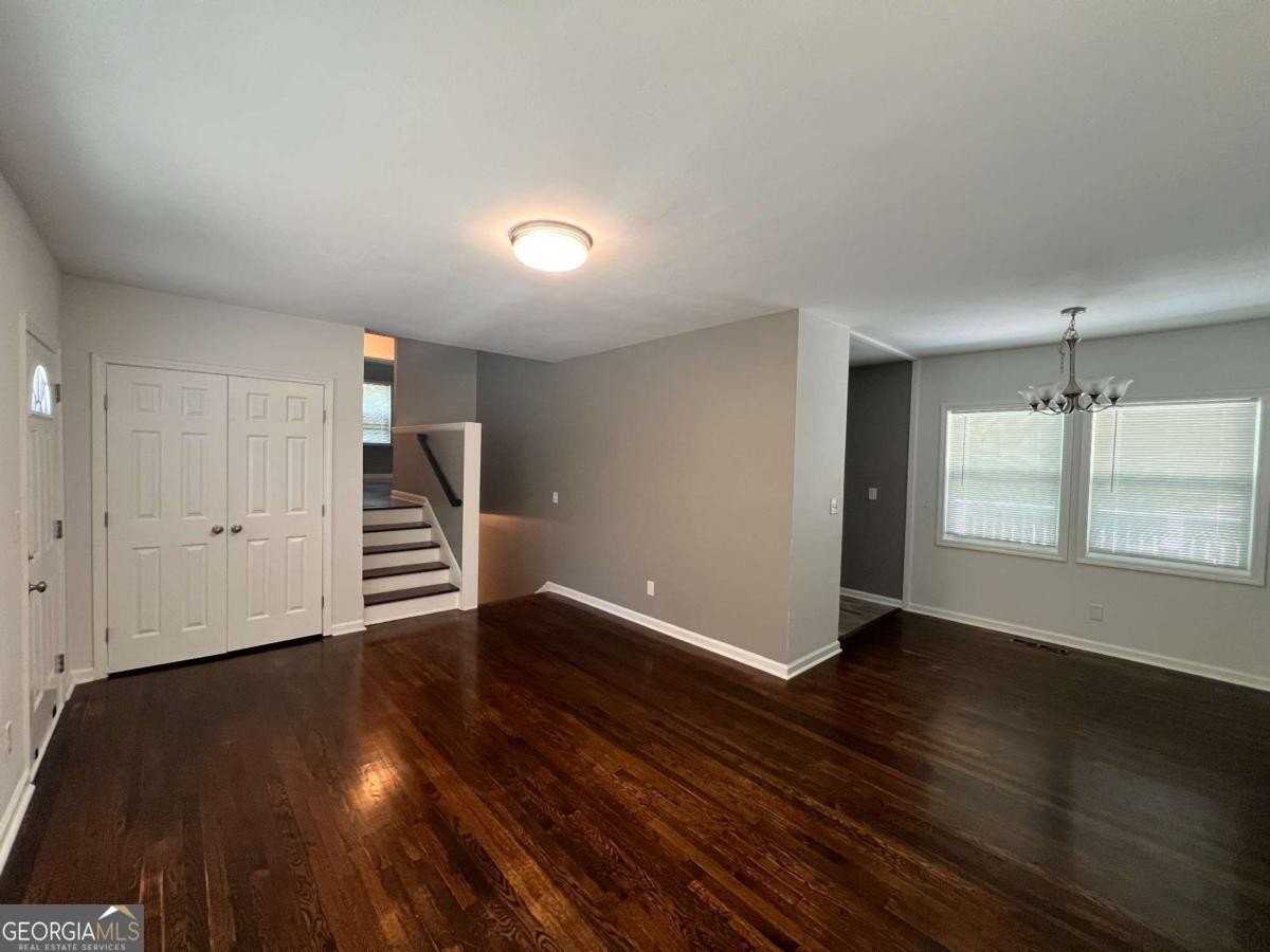 1947 Kenwood Pl Se - Photo 4 of 41