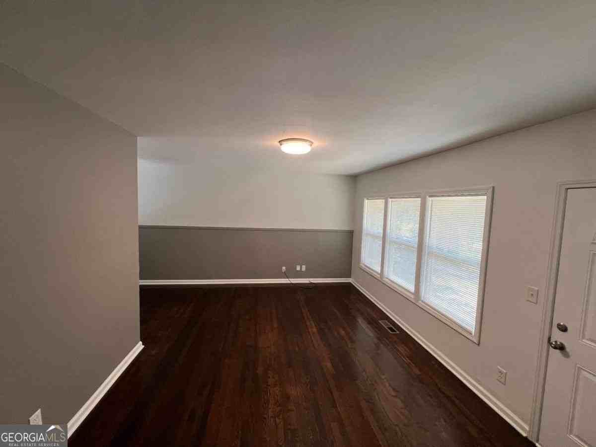 1947 Kenwood Pl Se - Photo 5 of 41