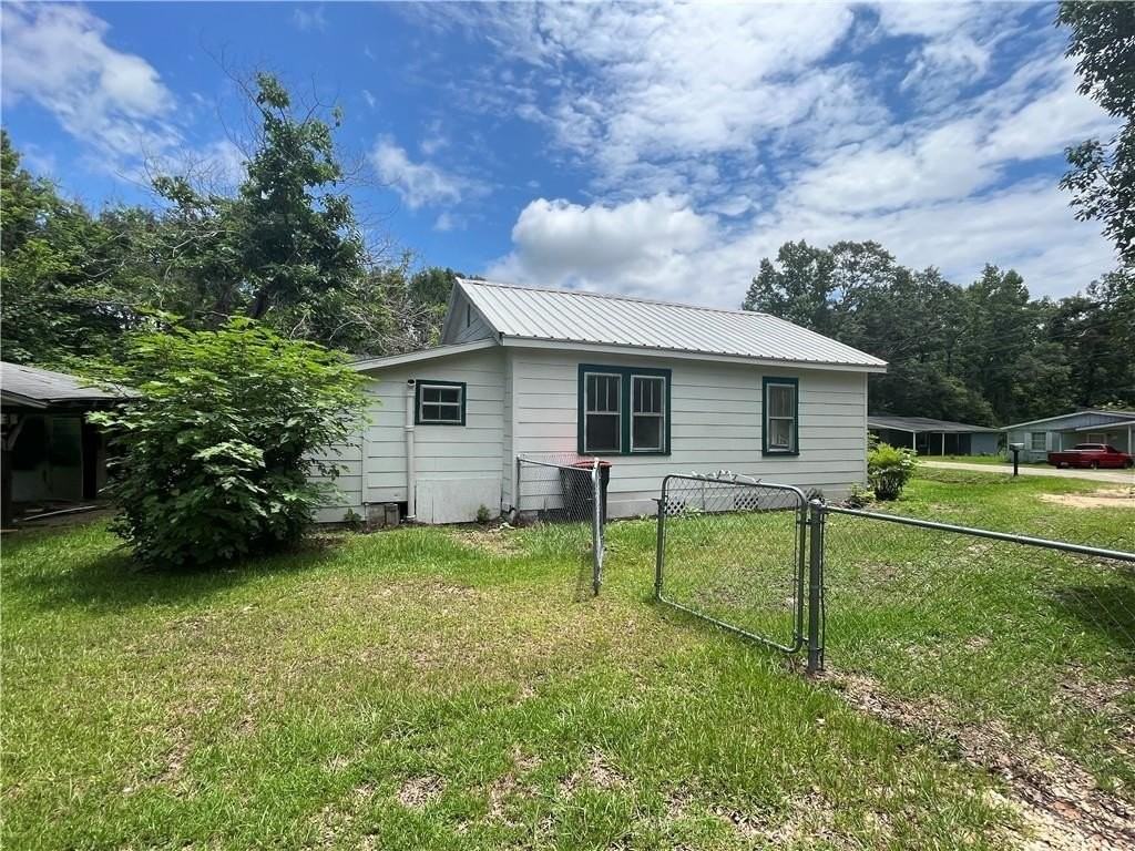 110 W 15th St - Photo 4 of 19