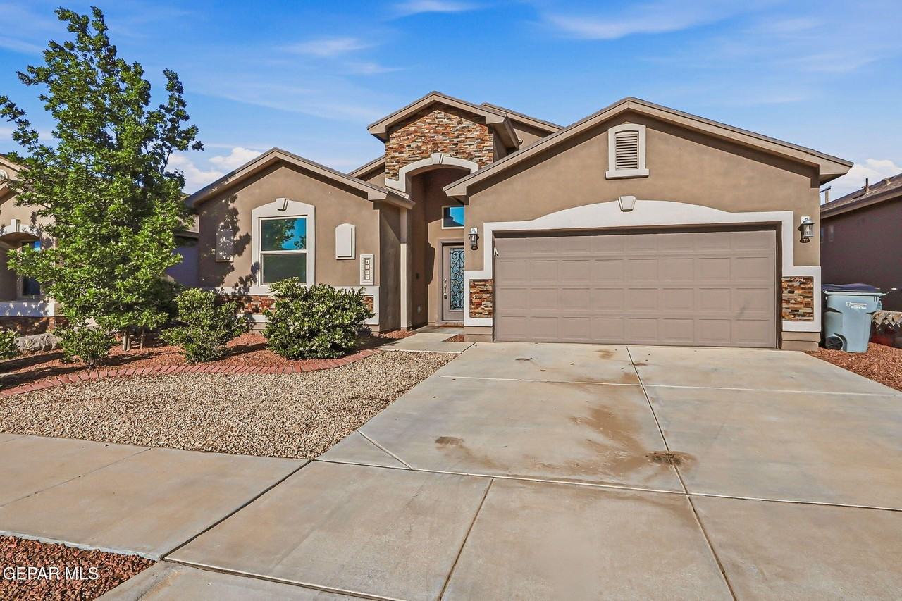 1408 Dominic Anakin Dr - Photo 2 of 43