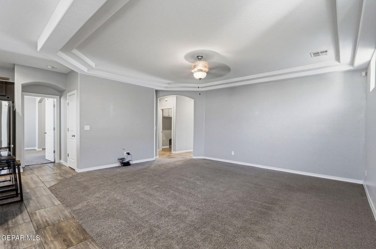 1408 Dominic Anakin Dr - Photo 5 of 43