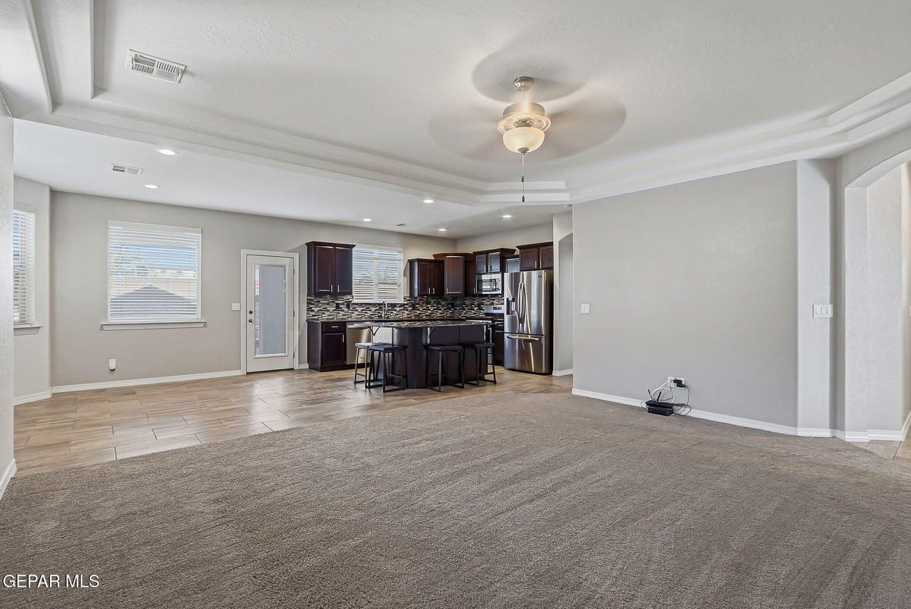 1408 Dominic Anakin Dr - Photo 7 of 43