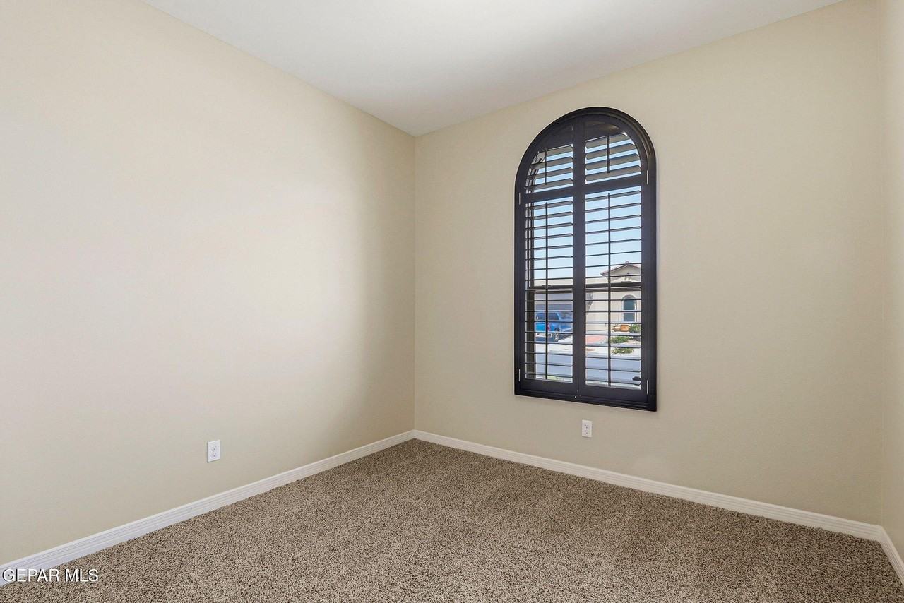 2157 Honour Point Pl - Photo 4 of 29