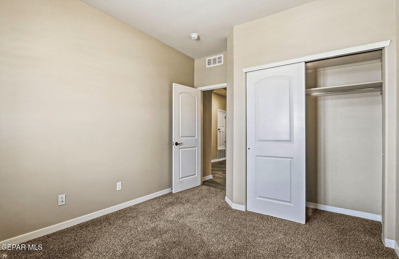 2157 Honour Point Pl - Photo 5 of 29