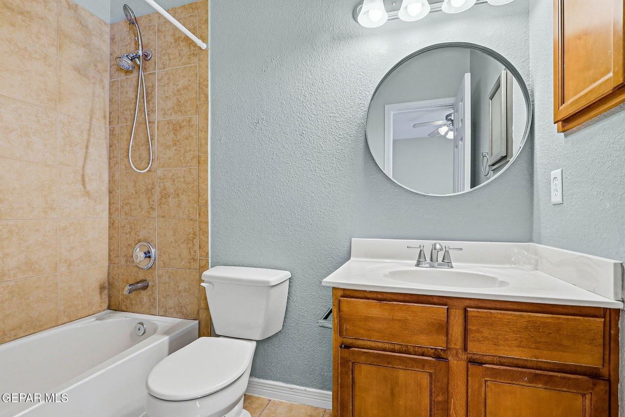 3150 N Yarbrough Dr #D1 - Photo 5 of 45