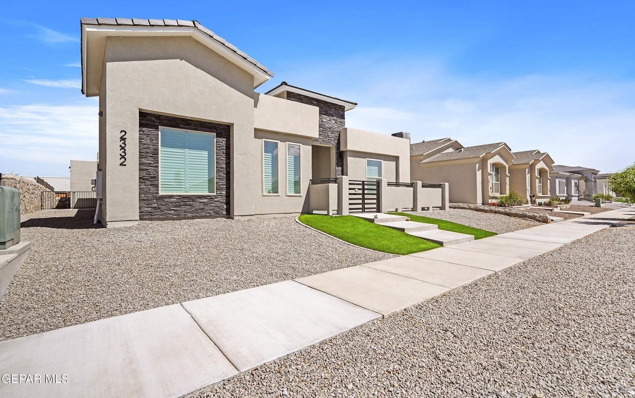 2332 Mike Price Dr - Photo 2 of 36