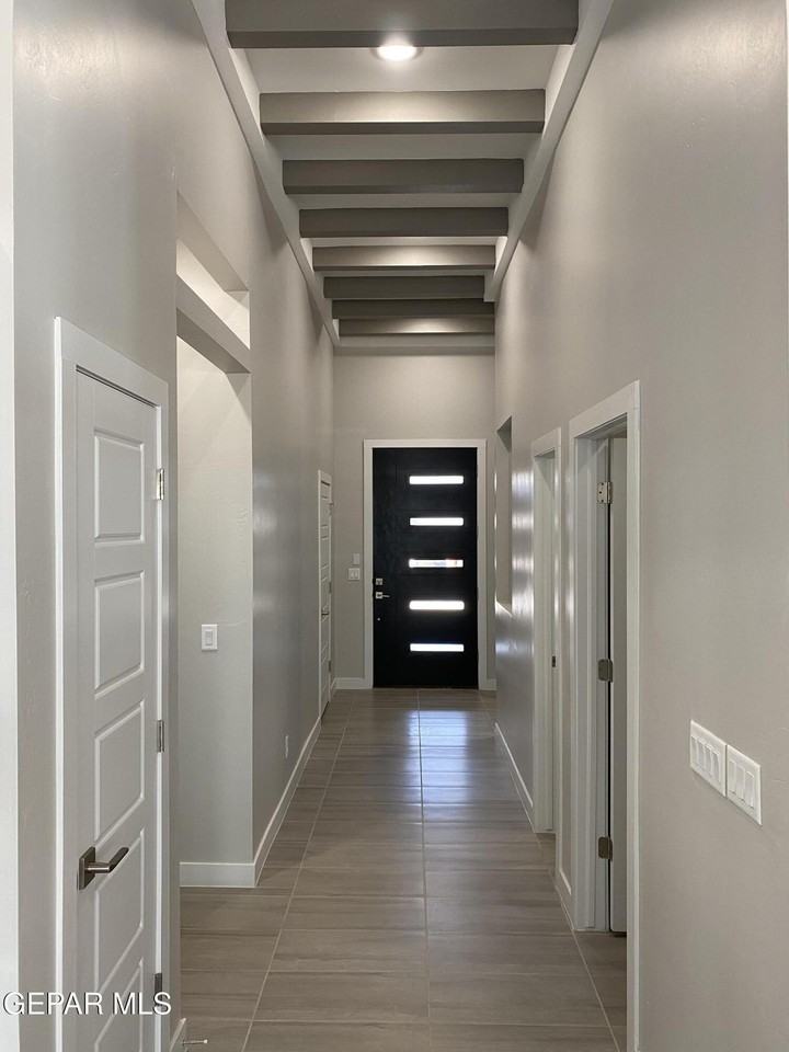 12360 Desert Wolf Ave - Photo 2 of 34