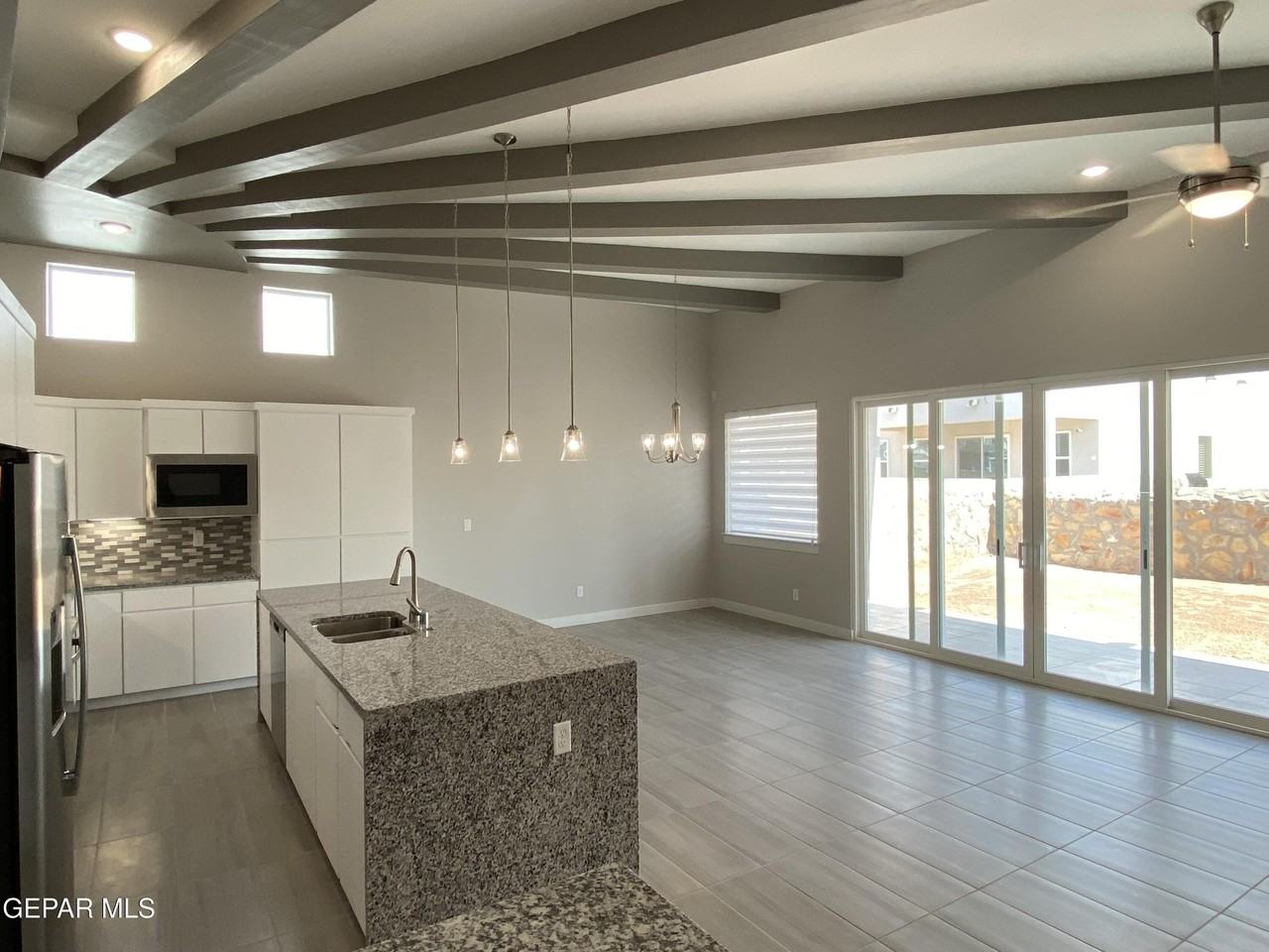 12360 Desert Wolf Ave - Photo 4 of 34