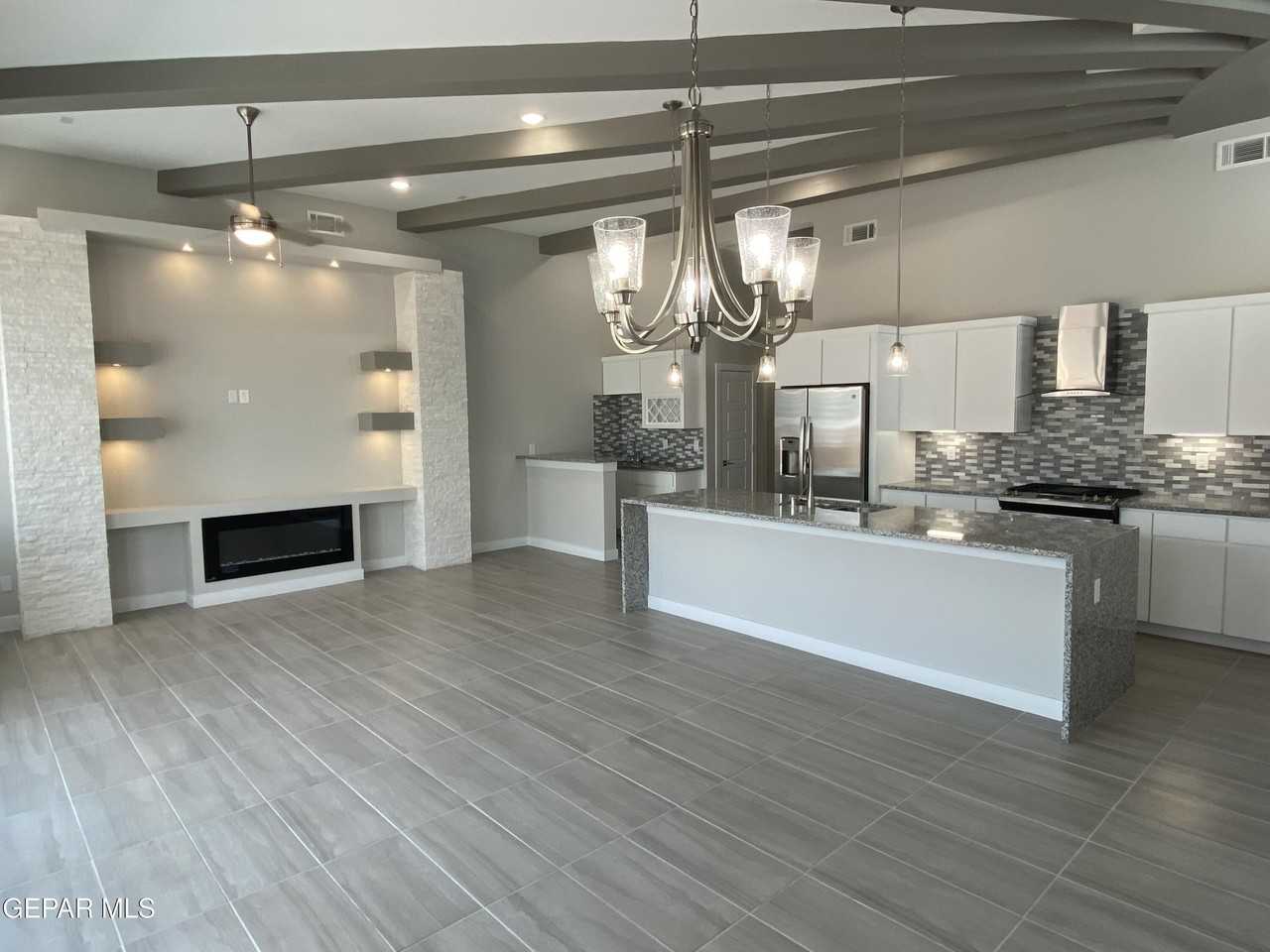 12360 Desert Wolf Ave - Photo 6 of 34