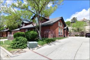 featured image of 31 Stratford Hall Cir