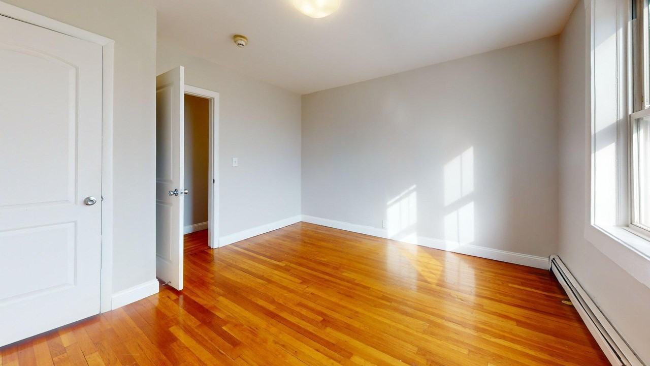 972-974 Saratoga Street - Photo 2 of 37