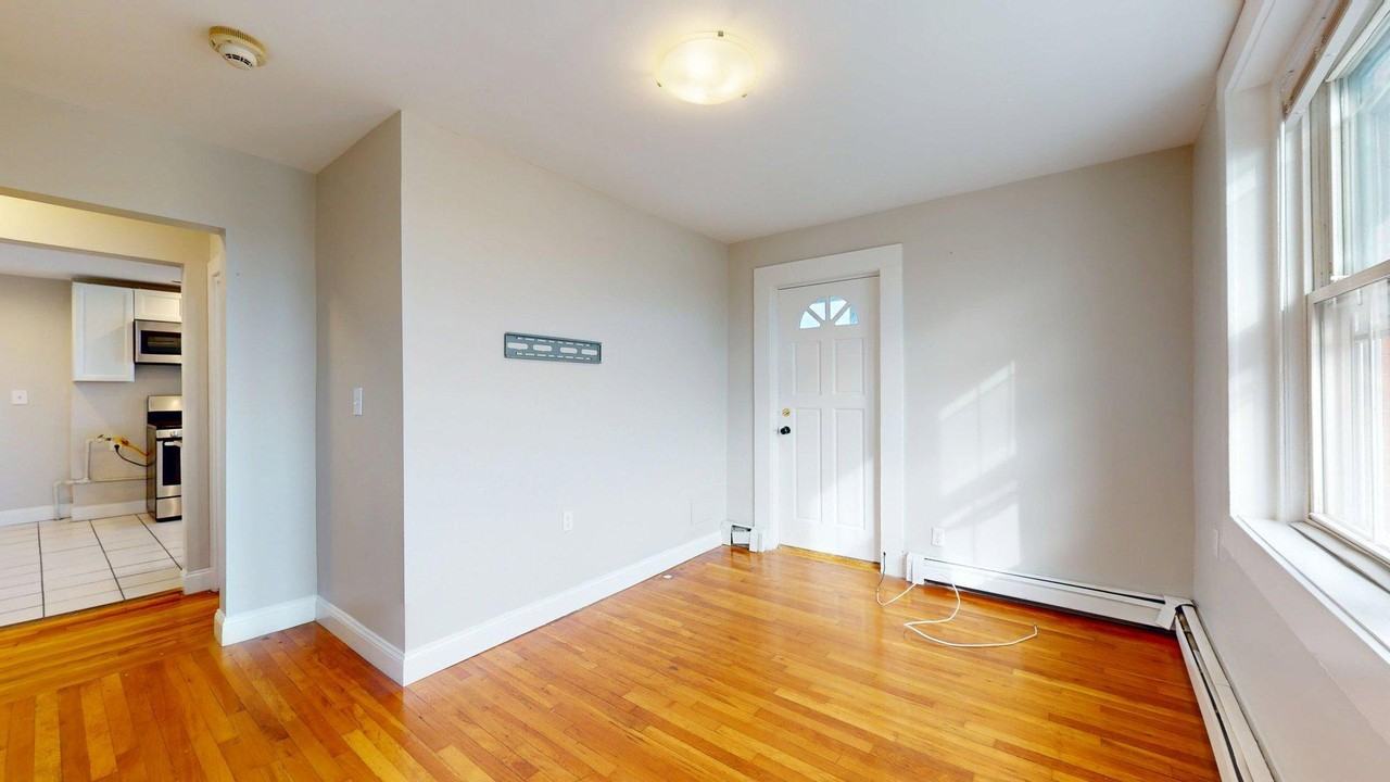 972-974 Saratoga Street - Photo 3 of 37