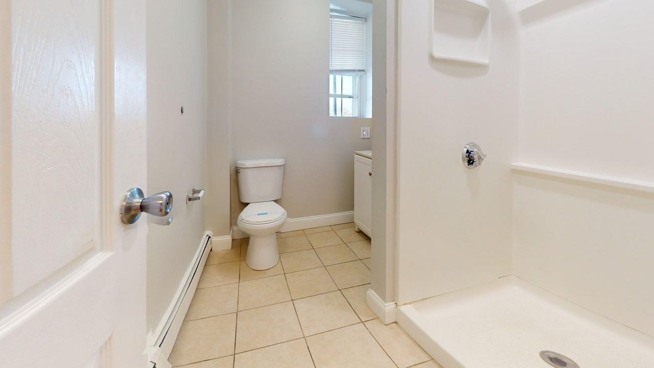 972-974 Saratoga Street - Photo 5 of 37