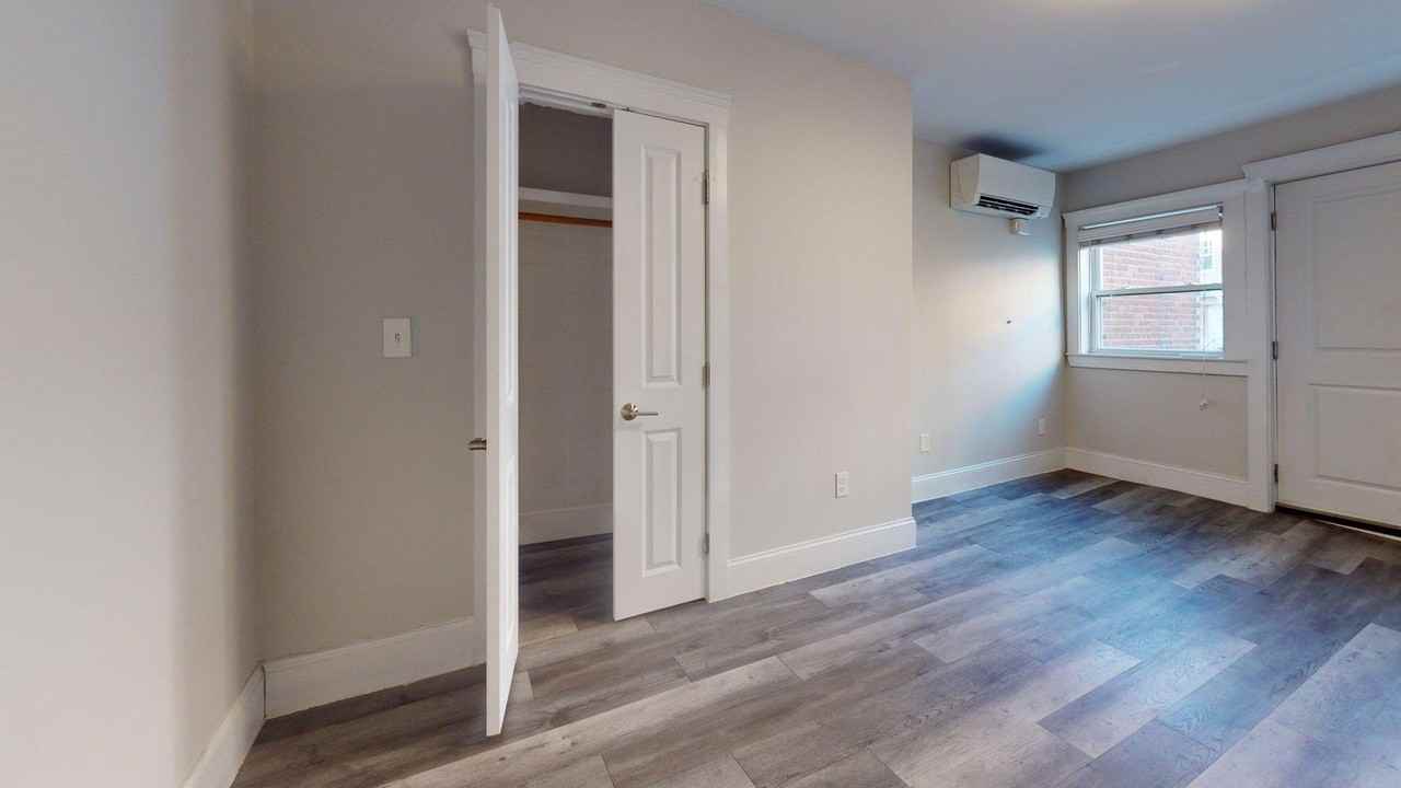 108-110 Meridian Street - Photo 6 of 9