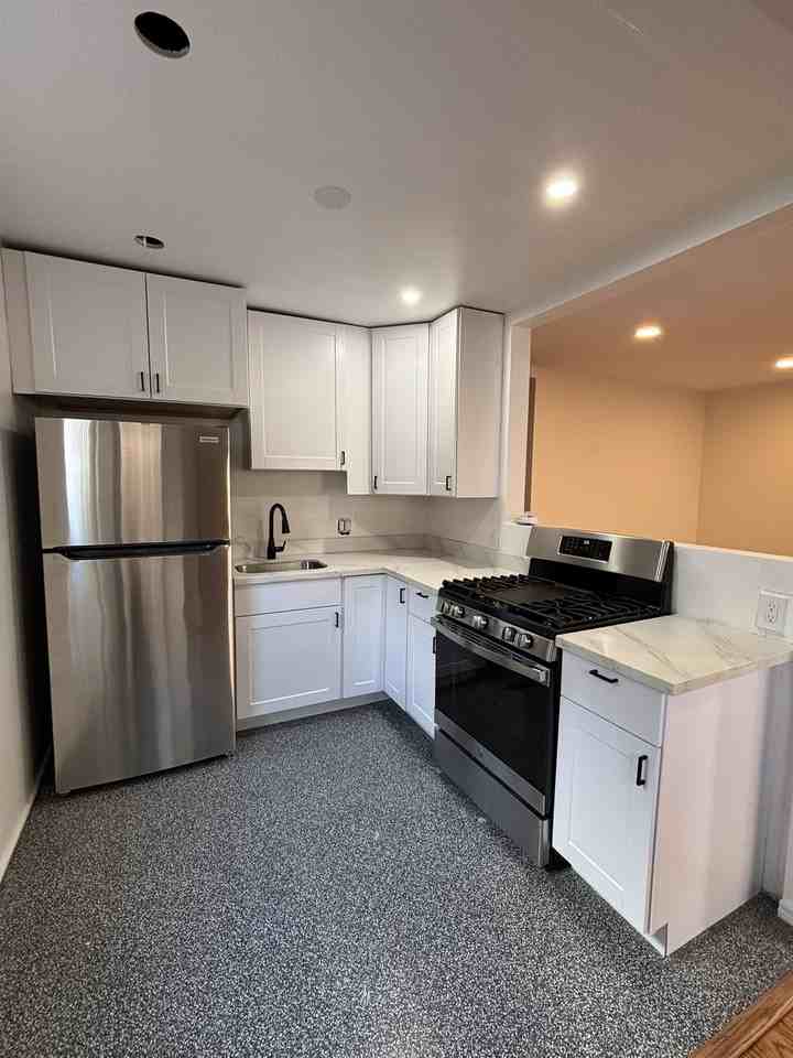 4941-4947 Saratoga Avenue - Photo 3 of 14