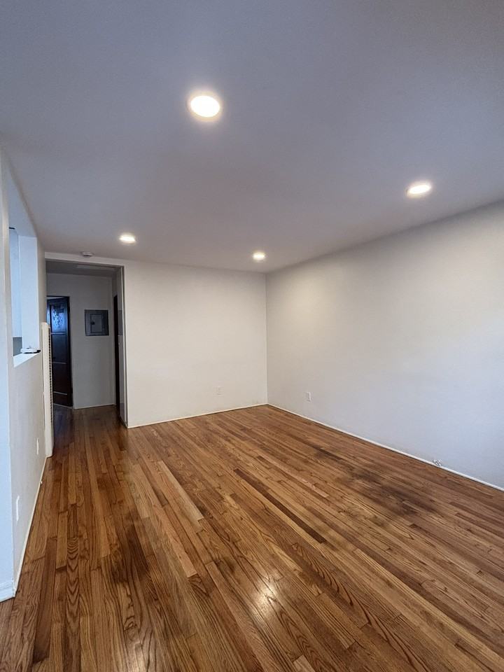 4941-4947 Saratoga Avenue - Photo 5 of 14