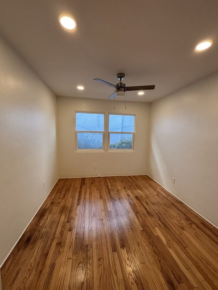 4941-4947 Saratoga Avenue - Photo 6 of 14