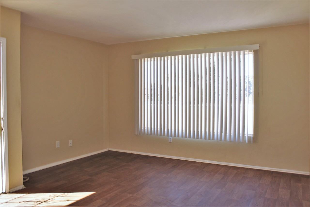 Chamoune Ave 4137 - Photo 2 of 10