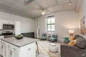 featured image of 736 Federal St