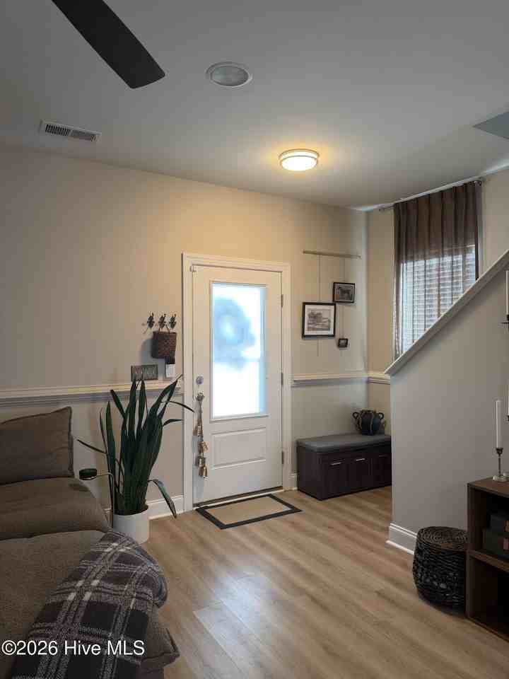 1419 King St - Photo 5 of 19