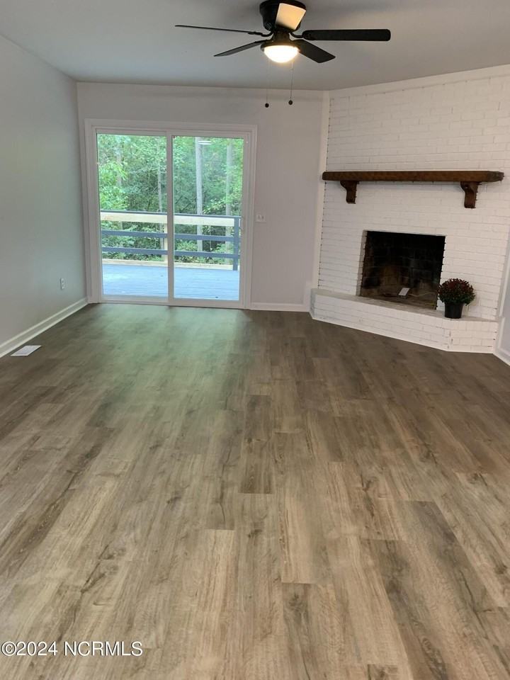 1004 Windrace Trl - Photo 2 of 14